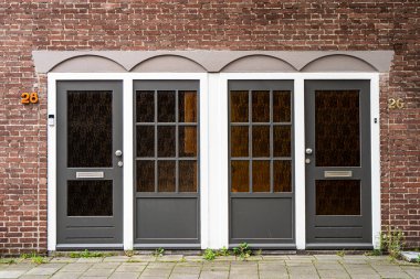 Tipik Hollanda kapısı. Hollanda mimarisi, Hollanda 'da bir kapı. Hollanda kapısı