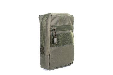 Çok işlevli taktik hafta sonu açılabilen açık hava seyahat kanvası sırt çantası beyaza izole edildi. Modern Kamp Gezgini Sırt Çantası Omuz Kayışları ve Nakliye Döngüsü. Taktik Yürüyüş Sırt Çantası