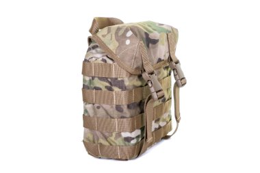 Küçük ordu sırt çantası, izole edilmiş beyaz arka plan, stüdyo çekimi.