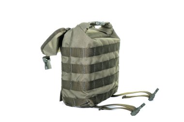 Küçük ordu sırt çantası, izole edilmiş beyaz arka plan, stüdyo çekimi.