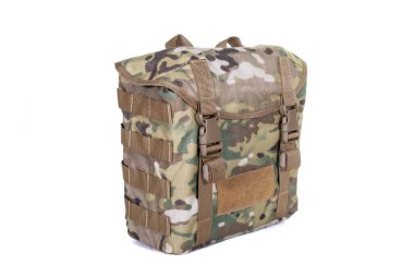 Küçük ordu sırt çantası, izole edilmiş beyaz arka plan, stüdyo çekimi.