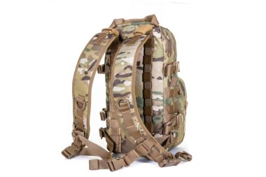 Taktiksel sırt çantası rengi haki rengi ön görünüm izole edilmiş beyaz arka plan donanımı askeri turist