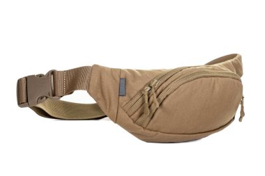 Farklı renklerde, fermuarlı bel çantası, kemer cebi. Beyaz bir arkaplanda izole resimleme.