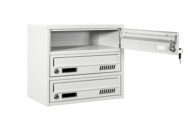 Posta kutuları dairede. Dairesinde kilitlenebilir merkezi olan metal posta kutusu. Posta kutusu beyaz arkaplan izole