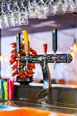 Barda bira musluğu. Bira musluğu. Fıçı Bira Musluğu