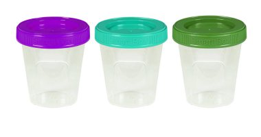 Plastik konteynır, yiyecek ve plastik kaplama. Beyaz arkaplanda izole.