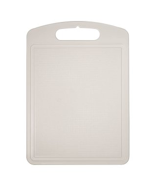 Beyaz arkaplanda plastik kesme tahtası