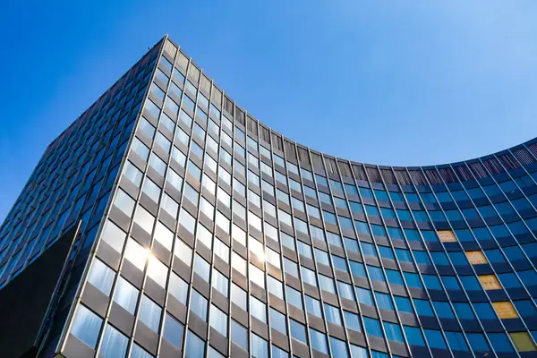 Cam Duvar Eğrisi Mimarisi Modern Şehir Binası 'nın Ayrıntıları