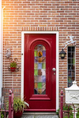 Tipik Hollanda kapısı. Hollanda mimarisi, Hollanda 'da bir kapı. Hollanda kapısı