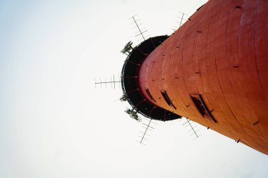 IJmuiden Lisesi Deniz Feneri. Kuzey Denizi limanı IJmuiden, Kuzey Hollanda, Hollanda 'nın demir yüksek deniz feneri
