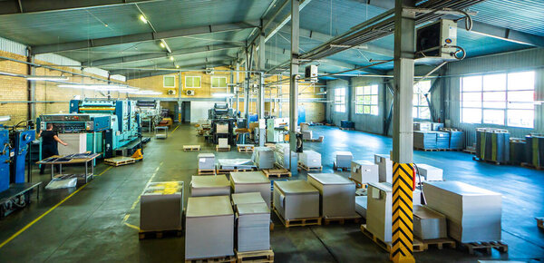 Печатная машина офсетной печати. Офсетный пресс - это печатная машина, предназначенная для получения высококачественных репродукций