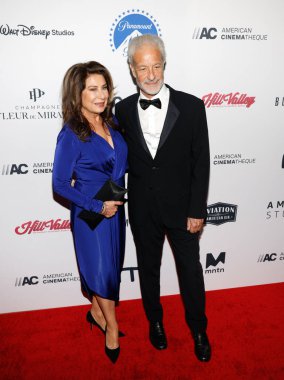 Los Angeles, CA - 17 Kasım 2022: Paula Wagner ve Rick Nicita, Beverly Hilton 'da Ryan Reynolds onuruna düzenlenen 36.