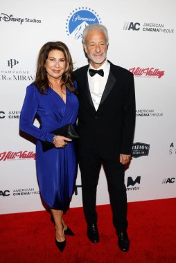 Los Angeles, CA - 17 Kasım 2022: Paula Wagner ve Rick Nicita, Beverly Hilton 'da Ryan Reynolds onuruna düzenlenen 36.