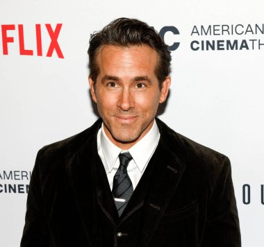 Los Angeles, CA - 17 Kasım 2022 Ryan Reynolds, Beverly Hilton 'da düzenlenen 36. Geleneksel Amerikan Sineması Ödülleri' ne katıldı.