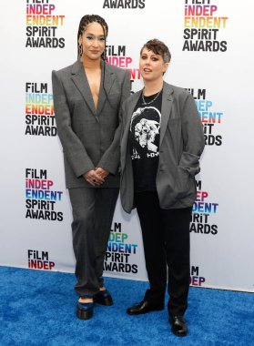 Santa Monica, California - 4 Mart 2023 Olivia Lucy Phillip ve Kristen Roupenian 2023 Film Bağımsız Ruh Ödülleri 'ne katıldılar.