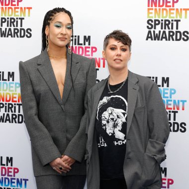 Santa Monica, California - 4 Mart 2023 Olivia Lucy Phillip ve Kristen Roupenian 2023 Film Bağımsız Ruh Ödülleri 'ne katıldılar.