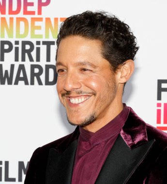 Santa Monica, California - 4 Mart 2023 Theo Rossi 2023 Bağımsız Ruh Ödülleri 'ne katıldı.