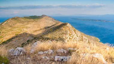 Sveti Nikola 'nın tepesinden Hvar adasının en yüksek manzarası.