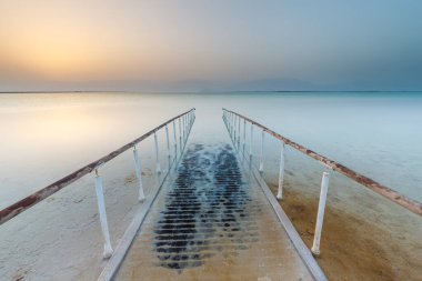 İsrail 'deki Ölü Deniz' in güzel manzarası.