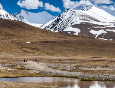 Kırgızistan 'ın Issyk Kul Bölgesinde Barskoon (Arabel) Syrts