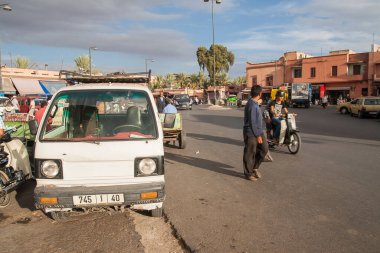 MARRAKECH, MOROCCO - CIRCA EPTEMBER 2014: Marakeş sokakları Eylül 2014 civarı Marakeş 'te.