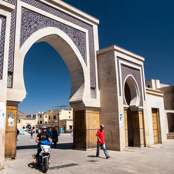 FES, MoroCCO - CRCA EPTESİ 2014: Fe 'deki eski Medine' nin Bab Rcif kapısı