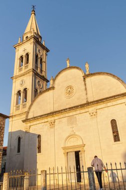 Hırvatistan 'ın Hvar adasında bulunan Jelsa' daki Our Lady of Health Kilisesi Ağustos 2016 'da Jelsa' da.