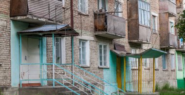 Karakol, Kırgızistan 'ın Kırgızistan' daki Issyk-Kul Gölü 'nün doğu ucu yakınlarındaki Kırgızistan' ın dördüncü büyük şehridir.