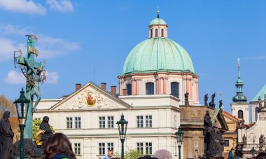 PRAG, CZECH Cumhuriyet - CRCA Nisan 2017: Çek Cumhuriyeti 'nin Prag' daki başkenti Prag şehri, Nisan 2017.