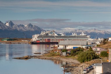 USHUAIA, ARGENTINA - CIRCA FEBRUARY 2023: Ushuaia, Arjantin 'in güneyinde Şubat 2023' te kurulmuş bir şehirdir..