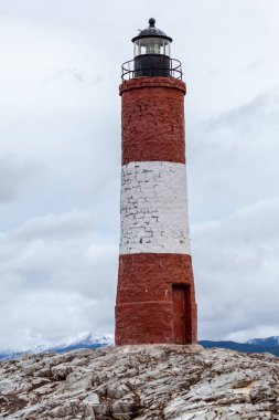 Patagoni 'deki Beagle Kanalı' nın sularında bir deniz feneri.