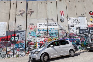 BETHLEHEM, ISRAEL - CIRCA MAYIS 2018: İsrail Batı Şeria bariyeri veya duvarı Mayıs 2018 'de Beytüllahim' de.