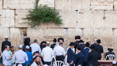 JERUSALEM, ISRAEL - CIRCA MAYIS 2018: Kudüs 'teki Batı Duvarı manzarası, İsrail yaklaşık Mayıs 2018' de Kudüs 'te.