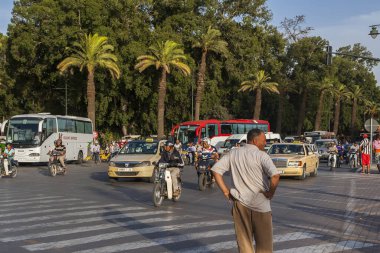 MARRAKECH, MOROCCO - CIRCA EPTEMBER 2014: Marakeş sokakları Eylül 2014 civarı Marakeş 'te.