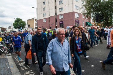 LONDON, ENGLAND - CIRCA EPTEMBER 2014: Chelsea taraftarları Eylül 2014 'te Londra' da oynanan maçtan sonra.