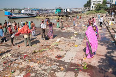 CALCUTTA, INDIA - CIRCA NOVEMBER 2013: Kalküta ghatları Kasım 2013 dolaylarında Kalküta 'da.