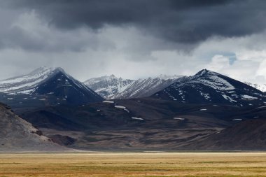 Tacikistan 'daki Pamir Dağları' nın güzel manzarası