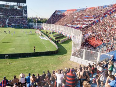 BUENOS AIRES, ARGENTINA - CIRCA MARCH 2023: Buenos Aires 'teki San Lorenzo de Almagro Stadyumundaki taraftarlar, Mart 2023' te Buenos Aires 'te.