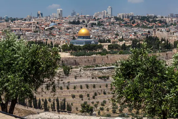 JERUSALEM, ISRAEL - CIRCA MAYIS 2018: Kudüs şehrinin muhteşem manzarası Mayıs 2018 'de Kudüs' te.