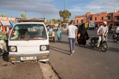 MARRAKECH, MOROCCO - CIRCA EPTEMBER 2014: Marakeş sokakları Eylül 2014 civarı Marakeş 'te.