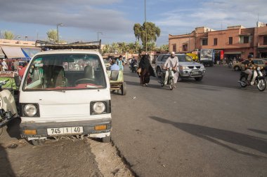 MARRAKECH, MOROCCO - CIRCA EPTEMBER 2014: Marakeş sokakları Eylül 2014 civarı Marakeş 'te.