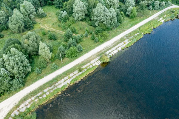Fotografie Pořízená Dronem Ohromující Výhled Jezero Stromy Pod Slunnou Letní — Stock fotografie