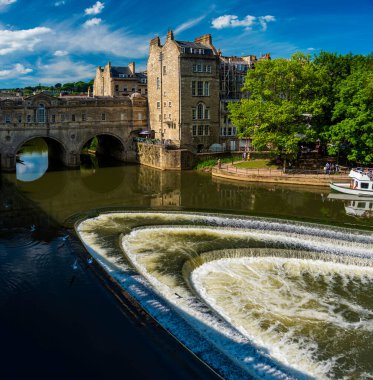 İngiltere 'de Pulteney Köprüsü, Weir ve Avon Nehri manzarası