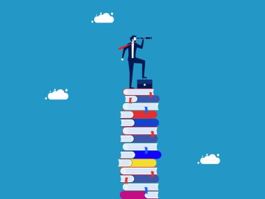 Kariyer geliştirme fırsatları için eğitim. İleri görüşlü iş adamları için bilgelik. Teleskop vektöründen bakan uzun bir kitap yığınındaki iş adamı
