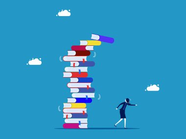 Öğrenememek ya da bilgi bulamamak. İş kadını, bir yığın kitabın çöküşünden kaçıyor.