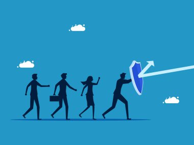 İşletme liderleri organizasyonu krizden geçirirler. İş adamı takım lideri ok saldırı vektörüne karşı kalkan tutuyor