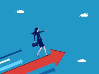 Liderlik başarıya götürür. Bir iş kadını okun üzerinde duruyor ve vektörün yönünü gösteriyor.