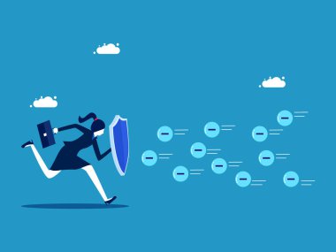 Olumsuz düşüncelere karşı koy. İş kadını negatif enerji vektörüne karşı koruyucu kalkan tutuyor