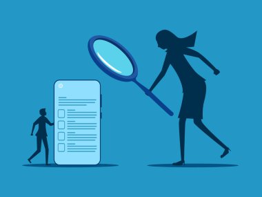 İnternetten özgeçmişleri kontrol et. İş kadını patron çalışan akıllı telefonunun verilerini kontrol ediyor. vektör
