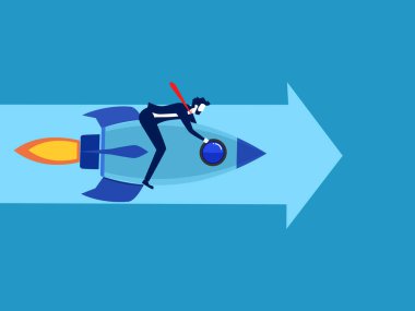 İşadamı, ok boyunca ileriyi gösteren bir roketi kontrol ediyor. vektör